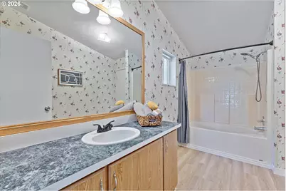 3231 NE Holland Ct, Portland, OR 97211 - Photo 20