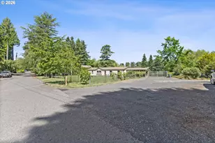 3231 NE Holland Ct, Portland, OR 97211 - Photo 44