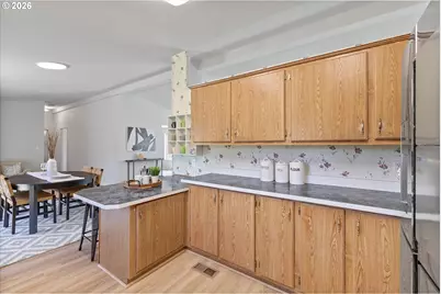 3231 NE Holland Ct, Portland, OR 97211 - Photo 12
