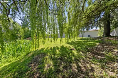 3231 NE Holland Ct, Portland, OR 97211 - Photo 38