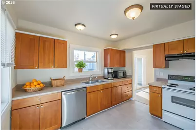3392 Sunnyview Rd NE, Salem, OR 97301 - Photo 6
