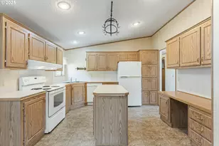 1770 Shorepines Dr, Coos Bay, OR 97420 - Photo 10