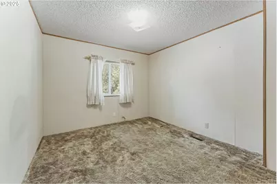 1770 Shorepines Dr, Coos Bay, OR 97420 - Photo 18