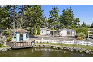 1770 Shorepines Dr, Coos Bay, OR 97420 - Photo 2