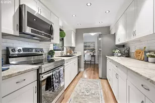 18914 Longfellow Ave, Lake Oswego, OR 97035 - Photo 10