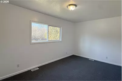 4733 E Amazon Dr, Eugene, OR 97405 - Photo 14