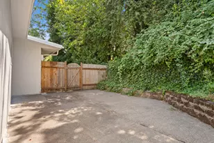 6855 SW Capitol Hwy, Portland, OR 97219 - Photo 34