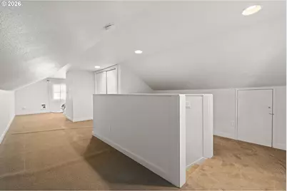 6362 N Commercial Ave, Portland, OR 97217 - Photo 32