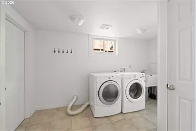 6362 N Commercial Ave, Portland, OR 97217 - Photo 30