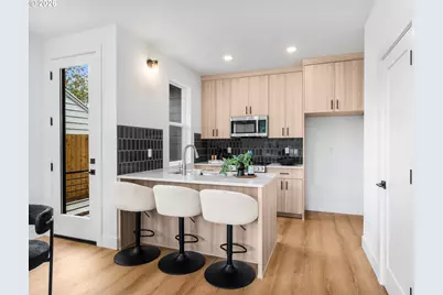 9288 N New York Ave #1, Portland, OR 97203 - Photo 4