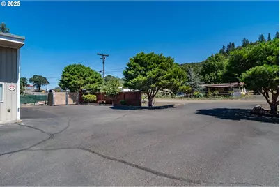 3780/3782 Hooker Rd, Roseburg, OR 97470 - Photo 12