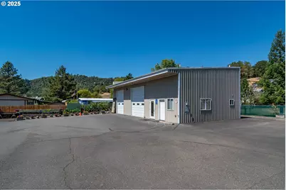 3782 Hooker Rd, Roseburg, OR 97470 - Photo 4