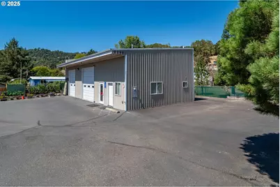 3780/3782 Hooker Rd, Roseburg, OR 97470 - Photo 14