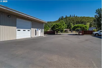 3780/3782 Hooker Rd, Roseburg, OR 97470 - Photo 10