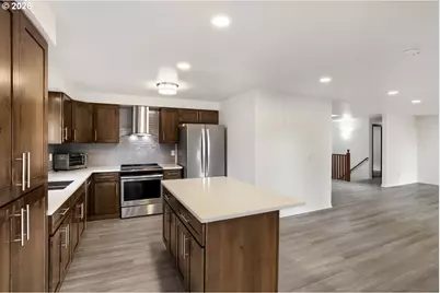 127 NW Royal Ave, Gresham, OR 97030 - Photo 10