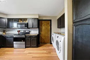 805 SW Mt Adams Ave, Boardman, OR 97818 - Photo 6