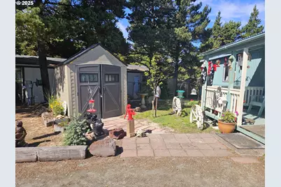 711 Quanagh Ct, Florence, OR 97439 - Photo 2