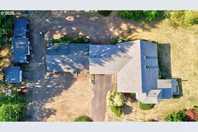 41715 Miles Ln, Lebanon, OR 97355 - Photo 4