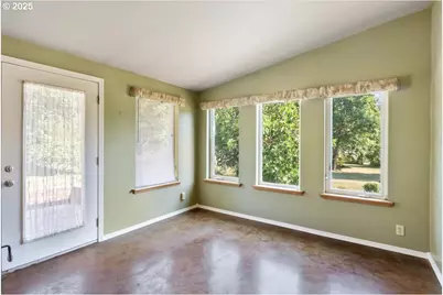 41715 Miles Ln, Lebanon, OR 97355 - Photo 28