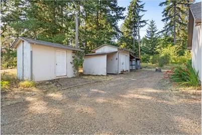 41715 Miles Ln, Lebanon, OR 97355 - Photo 14