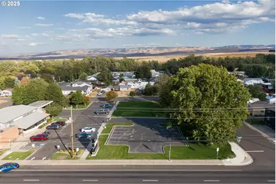 811 NE 3rd Ave, Milton-Freewater, OR 97862 - Photo 2