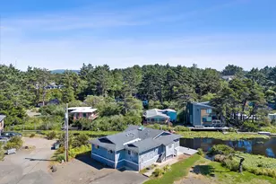 1224 SE 1st St, Lincoln City, OR 97367 - Photo 40