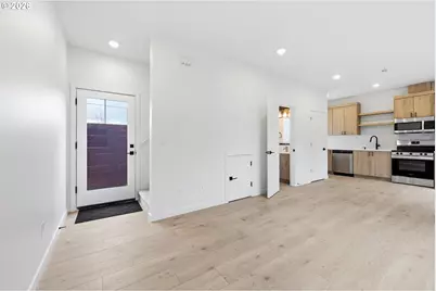 11719 SE Ash St, Portland, OR 97216 - Photo 30