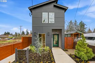 11719 SE Ash St, Portland, OR 97216 - Photo 6