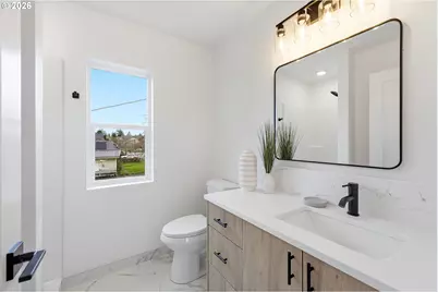 11719 SE Ash St, Portland, OR 97216 - Photo 22