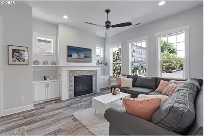 11742 SW Valencia Ln, Wilsonville, OR 97070 - Photo 8