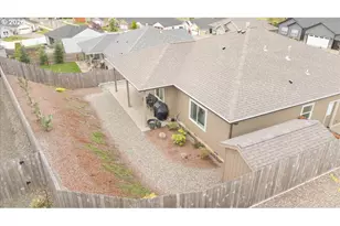 816 Pebble Creek St, Sutherlin, OR 97479 - Photo 24