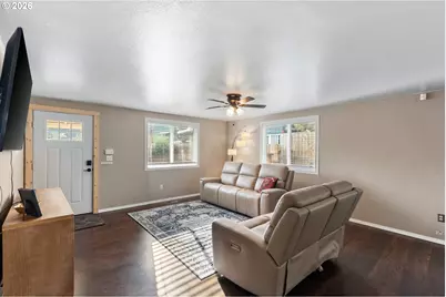 721 SE 9th St, Pendleton, OR 97801 - Photo 8