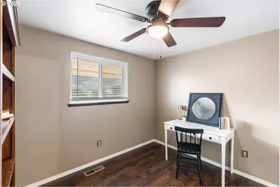 721 SE 9th St, Pendleton, OR 97801 - Photo 18