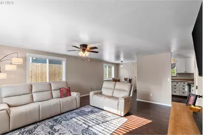 721 SE 9th St, Pendleton, OR 97801 - Photo 6