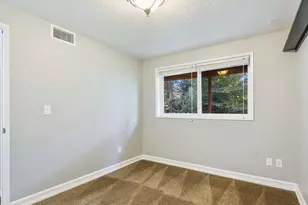 1826 E Carol Ann Dr, Newberg, OR 97132 - Photo 32