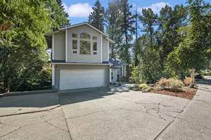 1826 E Carol Ann Dr, Newberg, OR 97132 - Photo 2