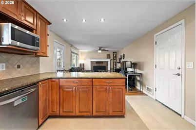 292 NE Palomar Ct, Hillsboro, OR 97124 - Photo 14