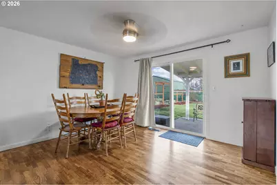 586 45th Pl NE, Salem, OR 97301 - Photo 10