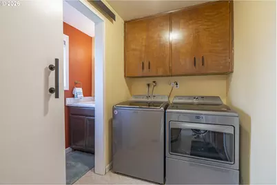 586 45th Pl NE, Salem, OR 97301 - Photo 30