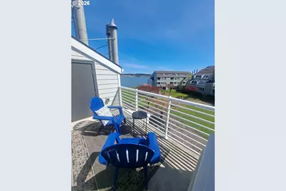277 N Hayden Bay Dr, Portland, OR 97217 - Photo 1