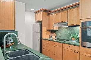 277 N Hayden Bay Dr, Portland, OR 97217 - Photo 12