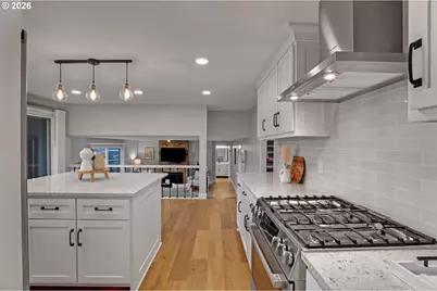 2925 SW Luradel Ln, Portland, OR 97219 - Photo 10