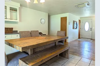 76501 Portal Dr, Oakridge, OR 97463 - Photo 10