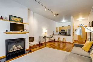 726 NW 11th Ave, Portland, OR 97209 - Photo 10