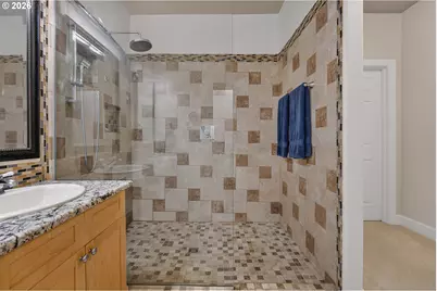 1027 NE Hancock St, Portland, OR 97212 - Photo 30