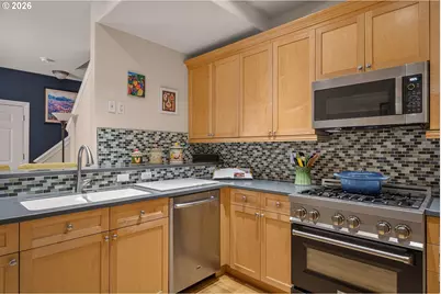 1027 NE Hancock St, Portland, OR 97212 - Photo 14