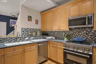 1027 NE Hancock St, Portland, OR 97212 - Photo 14