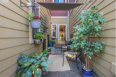 1027 NE Hancock St, Portland, OR 97212 - Photo 40