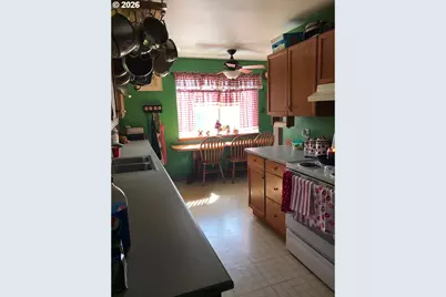 521 N Birch St, Coquille, OR 97423 - Photo 6
