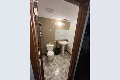 521 N Birch St, Coquille, OR 97423 - Photo 12